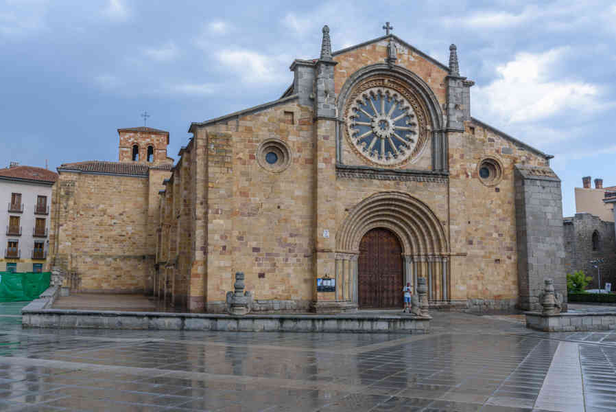 Ávila 054 - iglesia de San Pedro.jpg